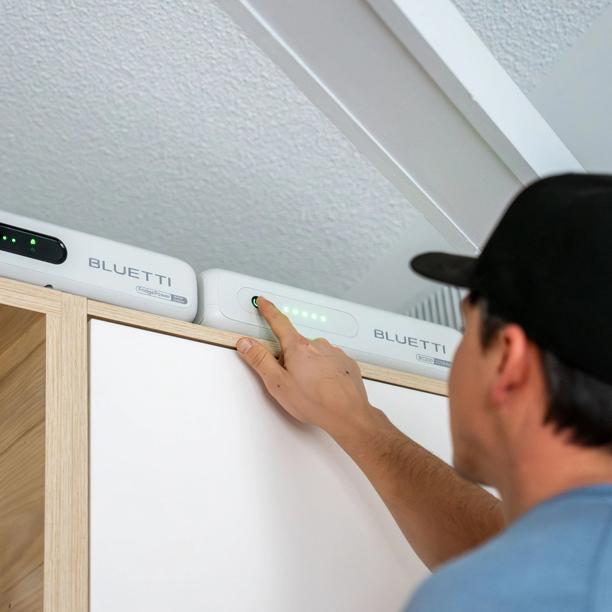 Vue del a B200 et du fridgepower sur un frigo