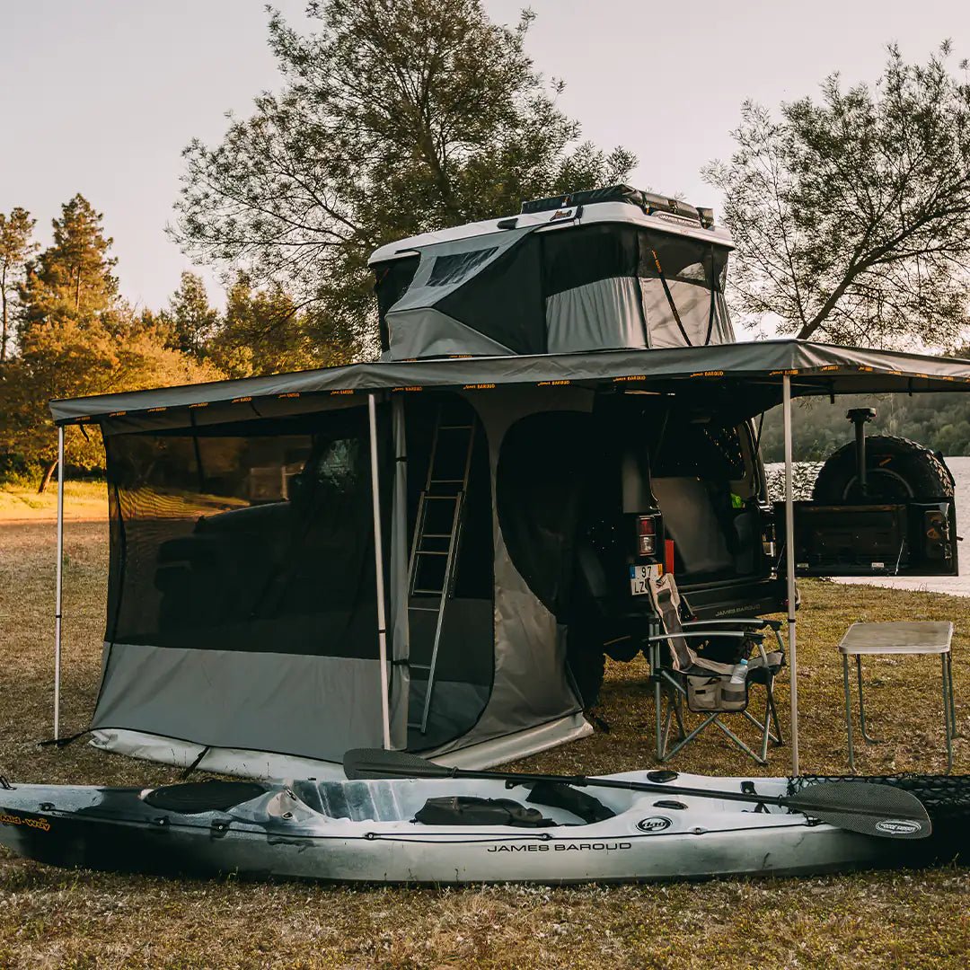 Mosquito net room for freestanding awning