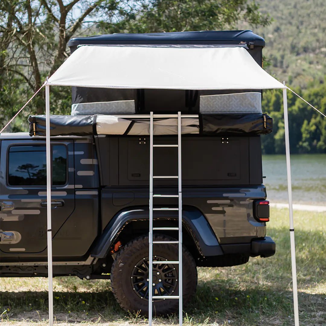 Frontier Awning on a James Baroud Rooftop Tent