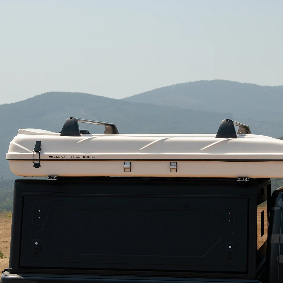 Rooftop tent with 2x crossbars