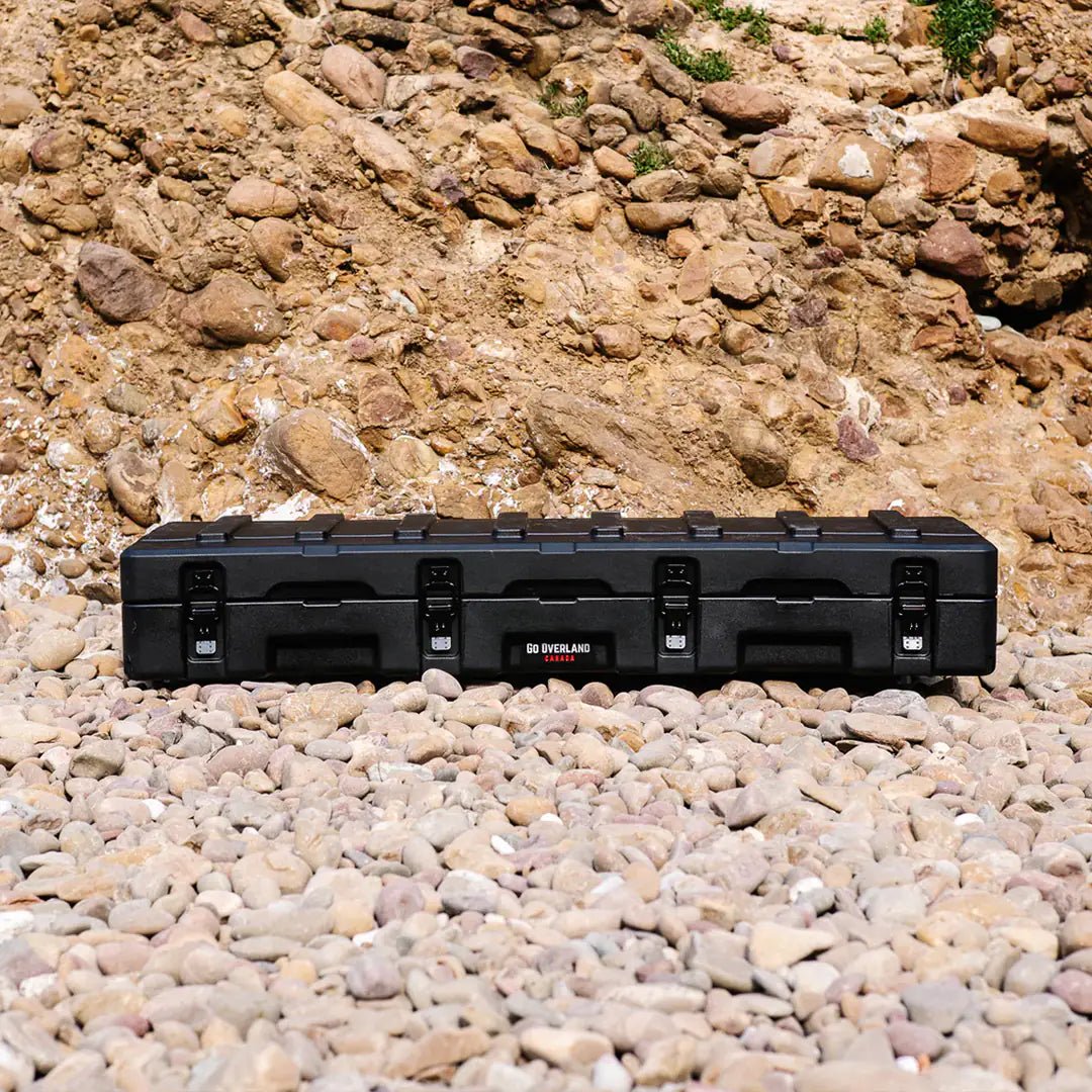 Rugged equipement case 85 Liters on rocks