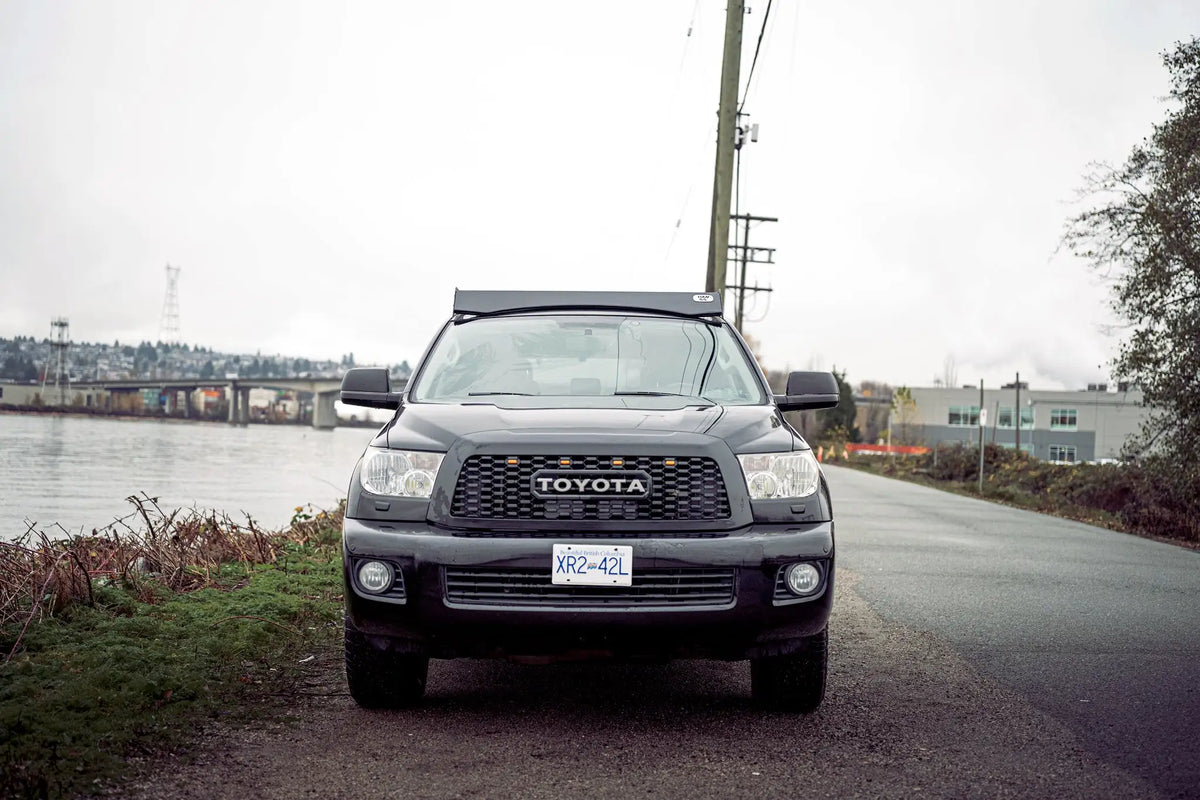 Vue de face du rack de toit pour toyota sequoia