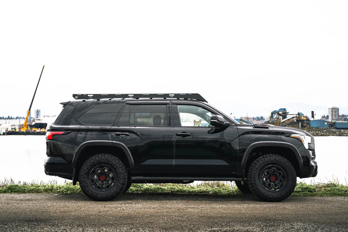Rack de toit Van44 sur un Toyota Sequoia noir