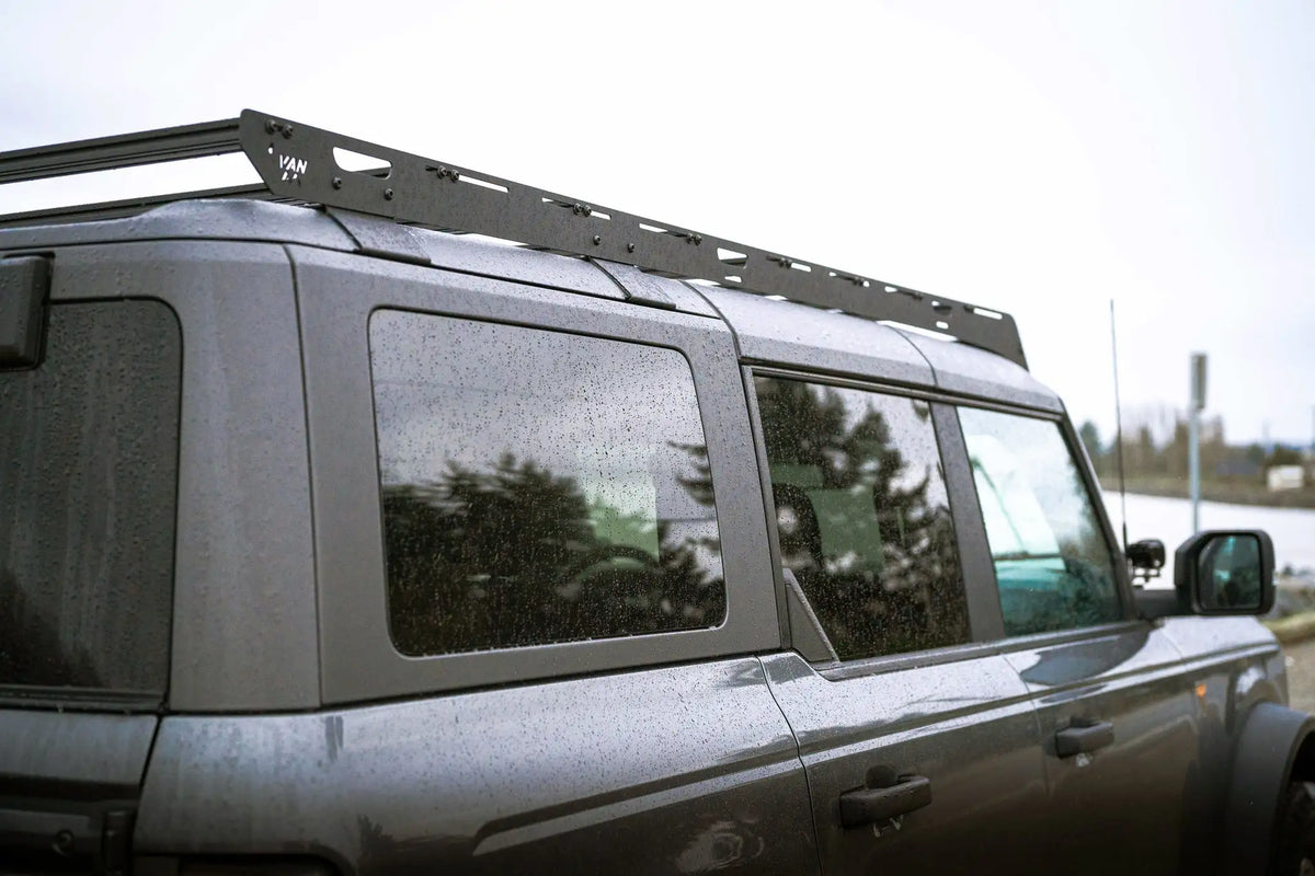 Vue latérale du rack de toit pour Ford Bronco